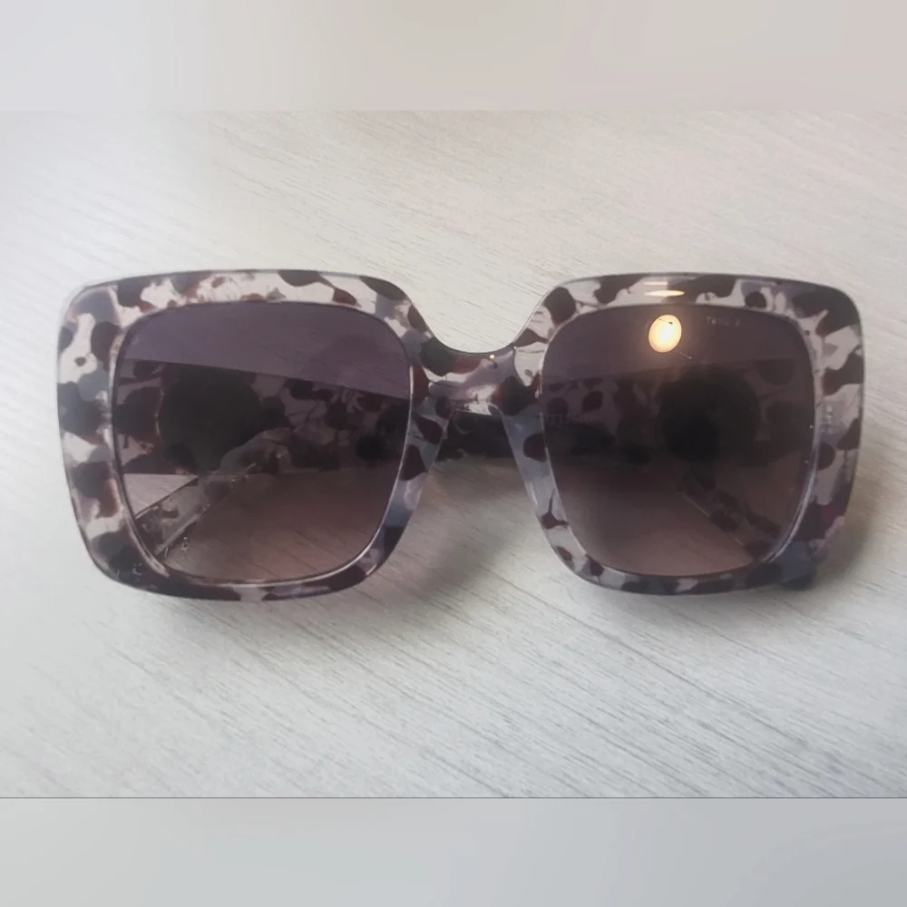 🌼HP🌼 True Religion Tortis Shell Sunglasses - Picture 6 of 6